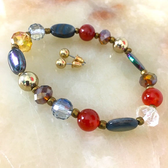 Bundle NWOT small round gold post earring and colorful glass bracelet stretch - Picture 2 of 4